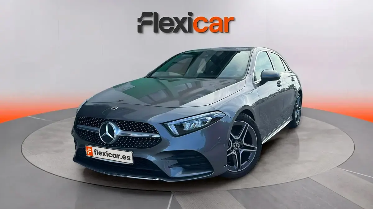 Usado Mercedes A180 136 CV (100 kW) 2021 Gris Berlina