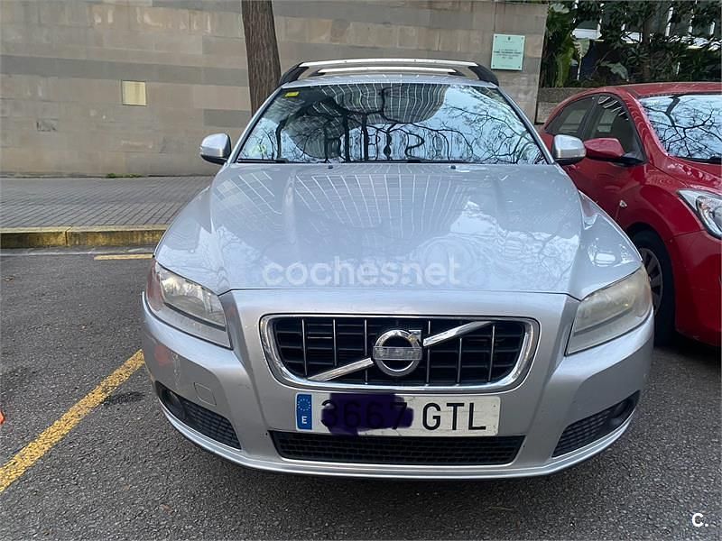 Usado Volvo V70 Momentum 163 CV (119 kW) 2010 Gris / plata Familiar