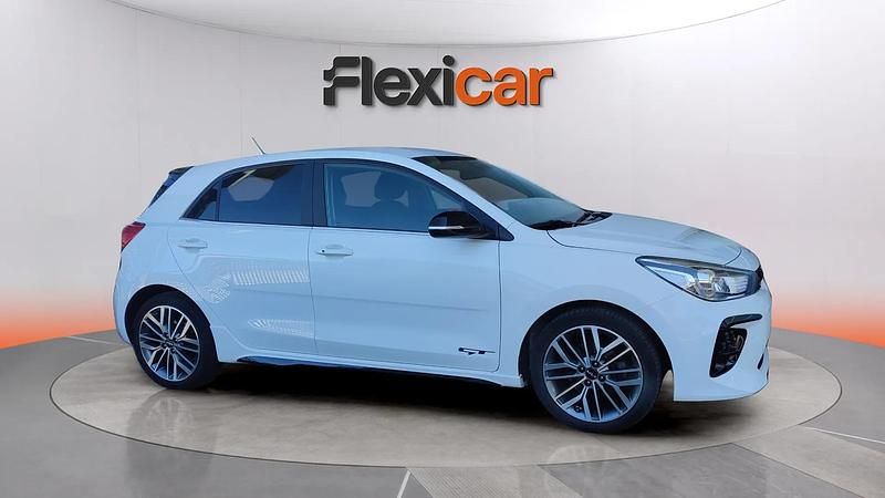 Usado Kia Rio GT-Line 101 CV (74 kW) 2023 Blanco Berlina