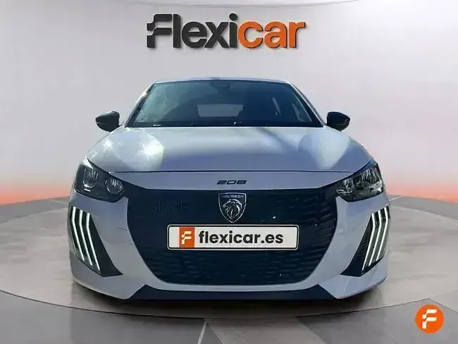Usado Peugeot 208 Active 100 CV (73 kW) 2024 Blanco Utilitario