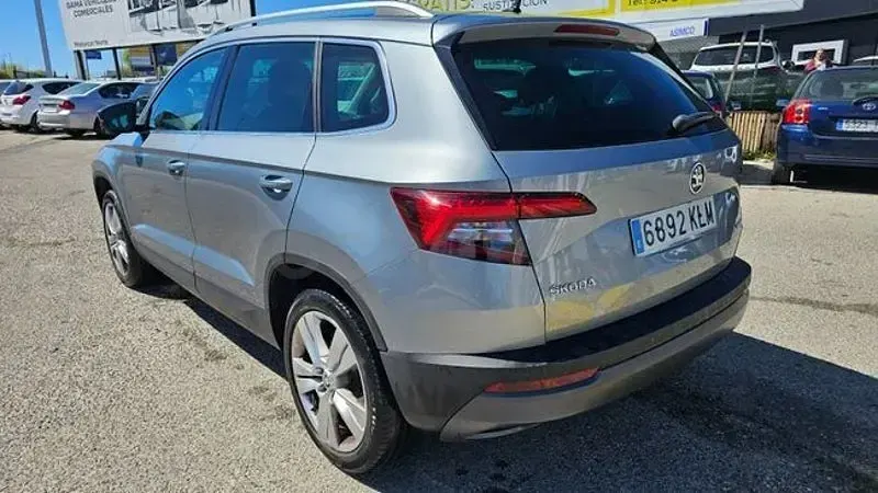 Usado Skoda Karoq Style 150 CV (110 kW) 2018 Gris / plata SUV