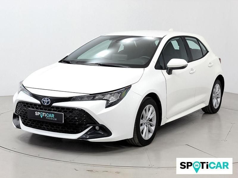 Usado Toyota Corolla Active 140 CV (102 kW) 2024 Blanco Berlina