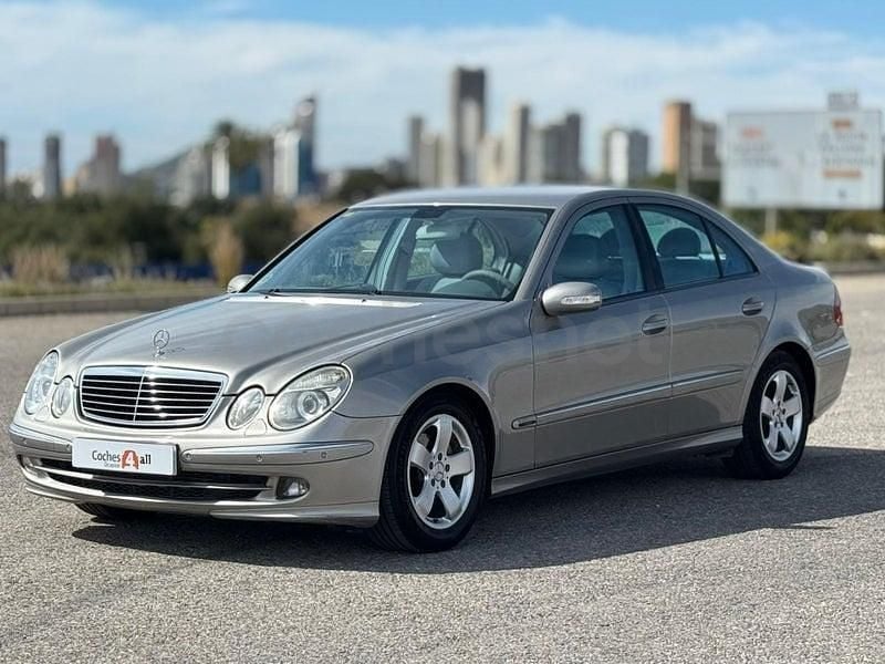 Usado Mercedes E280 Avantgarde 190 CV (139 kW) 2006 Beige Berlina