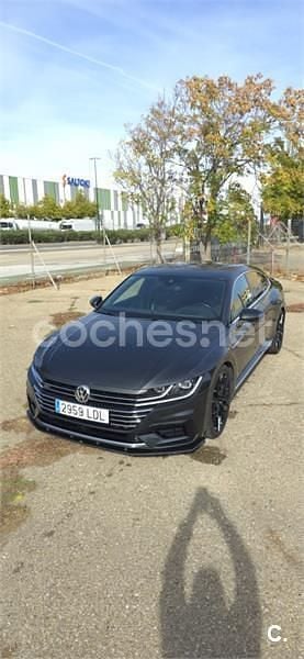 Usado VW Arteon R-line 190 CV (139 kW) 2019 Gris / plata Utilitario
