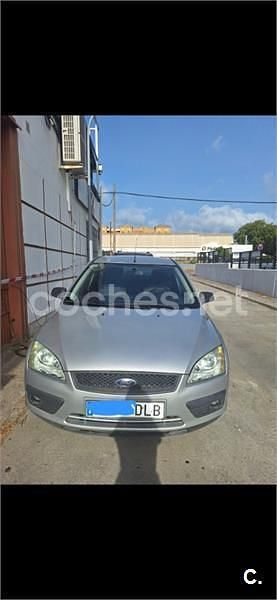 Gris / plata Usado 2005 Ford Focus Trend Berlina | 2999 € (Precio justo) - Imagen 1/3