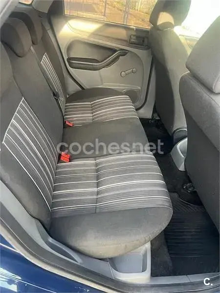 Usado Ford Focus Business Edition 90 CV (66 kW) 2008 Azul Berlina