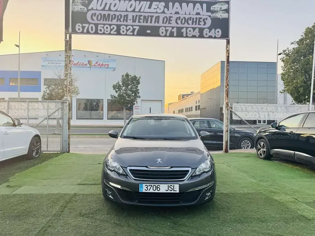 Usado Peugeot 208 Access 68 CV (50 kW) 2013 Utilitario