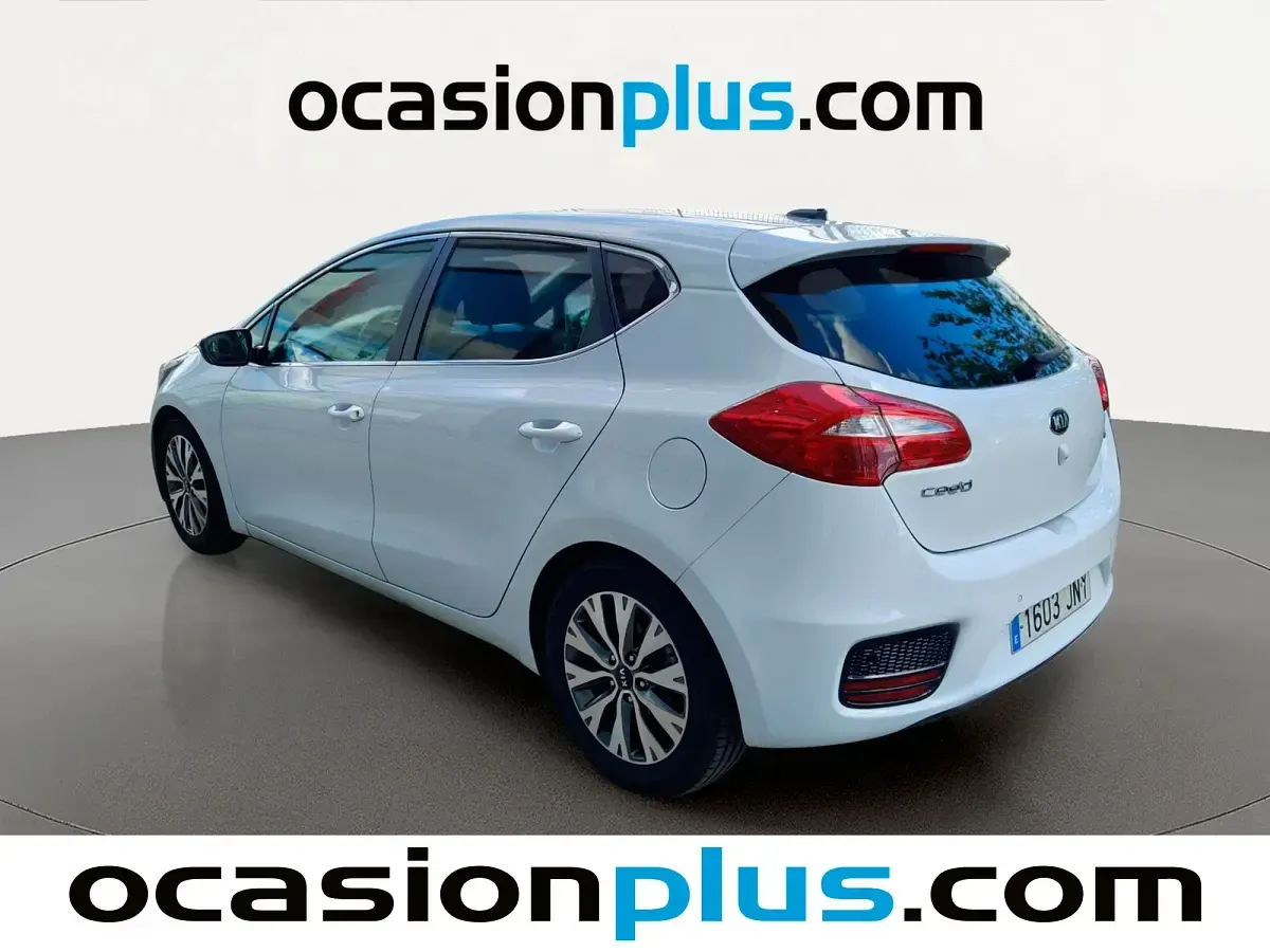Usado Kia Ceed 101 CV (74 kW) 2016 Blanco Utilitario