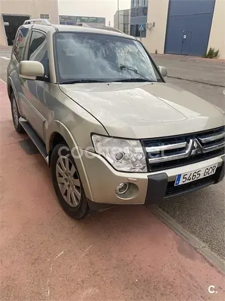 Usado Mitsubishi Montero 170 CV (125 kW) 2008 Beige SUV