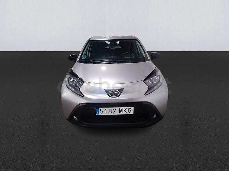 Usado Toyota Aygo X Play 72 CV (52 kW) 2023 Gris / plata SUV