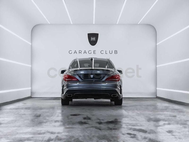 Usado Mercedes CLA220 AMG line 177 CV (130 kW) 2015 Gris / plata Berlina