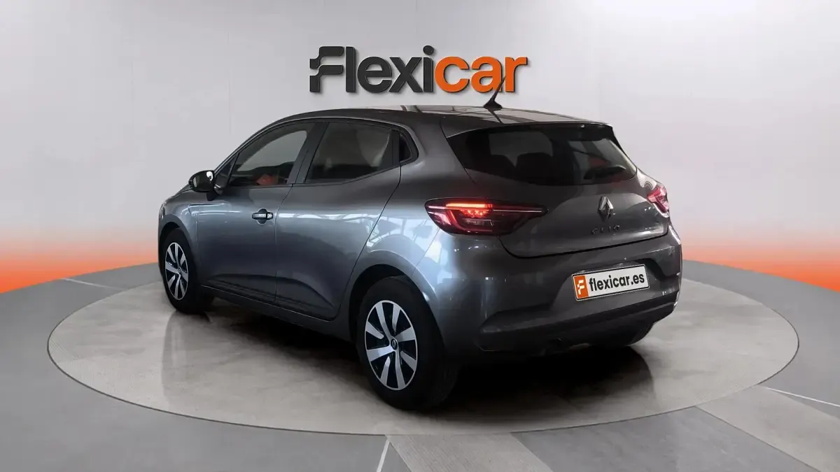 Usado Renault Clio V Equilibre 90 CV (66 kW) 2023 Gris Berlina