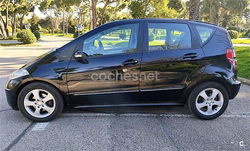 Usado Mercedes A180 Avantgarde 109 CV (80 kW) 2009 Negro Monovolumen
