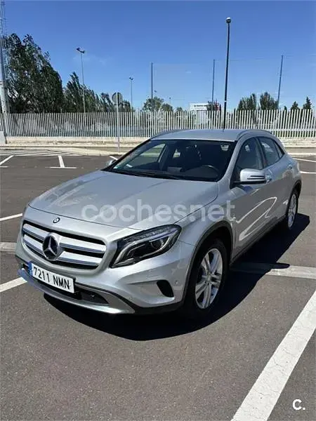 Usado Mercedes GLA200 Urban 156 CV (114 kW) 2015 Gris / plata SUV