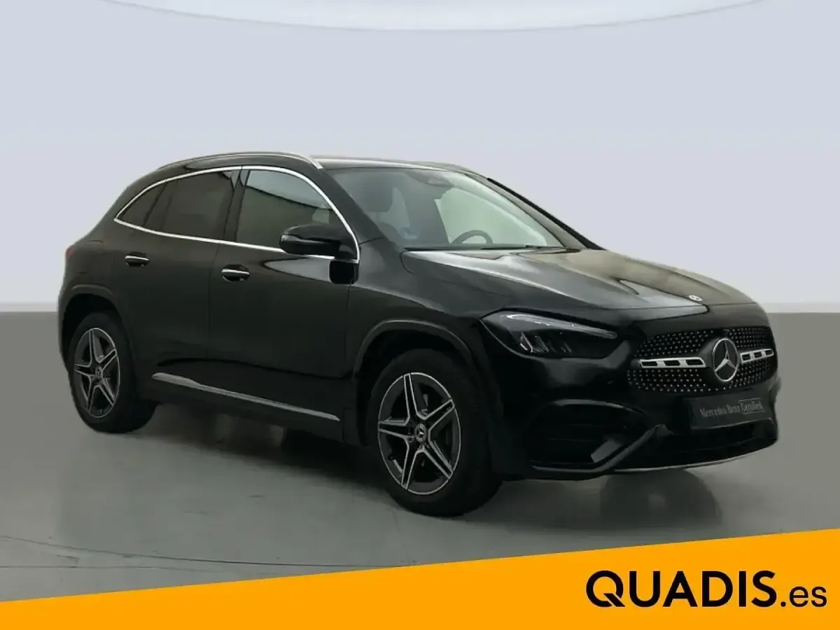Usado Mercedes GLA250 AMG line 218 CV (160 kW) 2025 Negro noche SUV