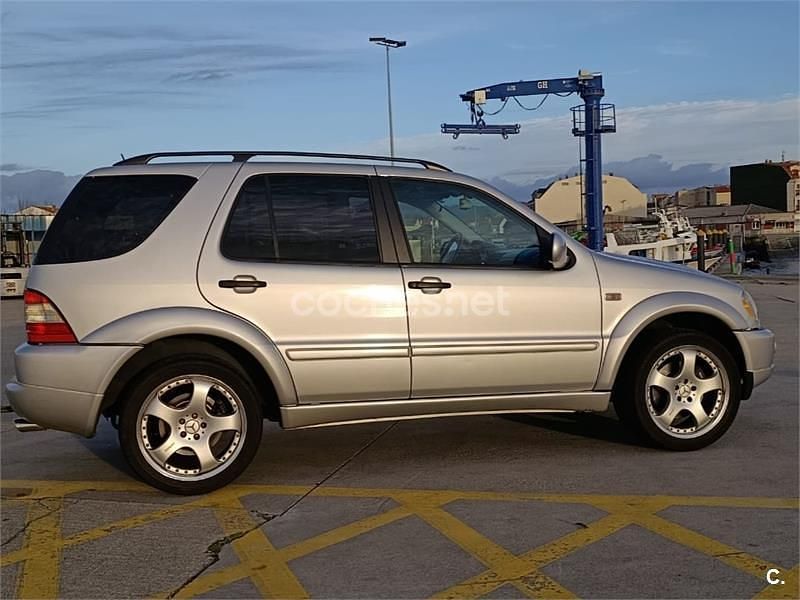 Usado Mercedes ML55 AMG AMG 347 CV (255 kW) 2000 Gris / plata SUV