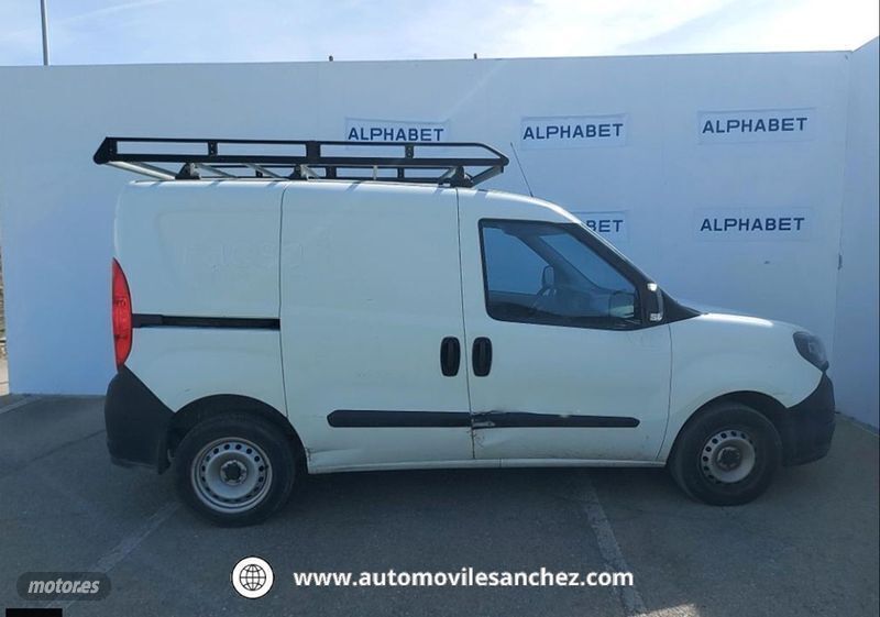 Usado Fiat Doblò 95 CV (69 kW) 2019 Blanco Monovolumen
