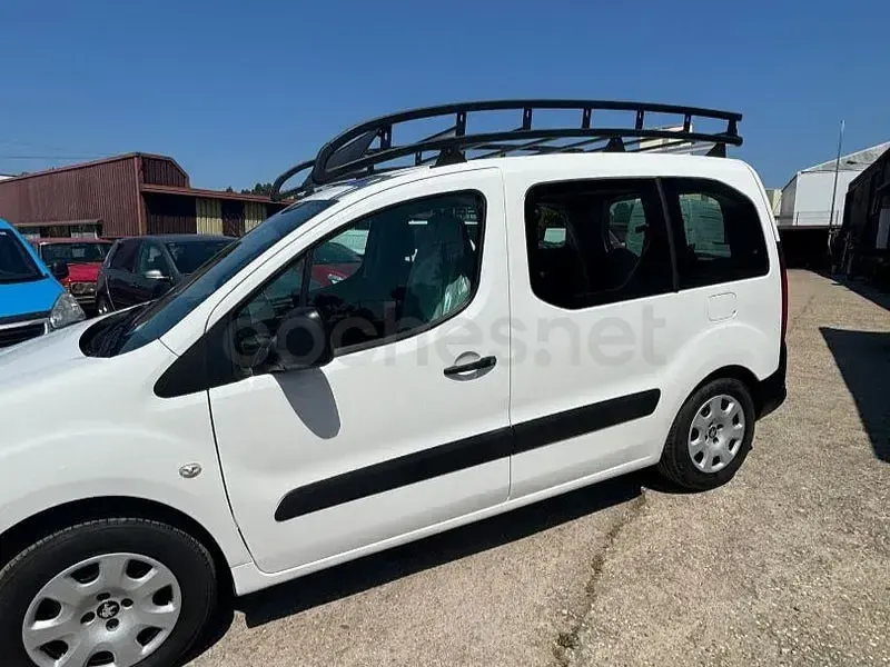 Usado Peugeot Partner Tepee Access 100 CV (73 kW) 2016 Blanco Monovolumen