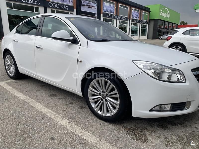 Blanco Usado 2012 Opel Insignia Excellence Berlina | 6950 € (Precio justo) - Imagen 1/4
