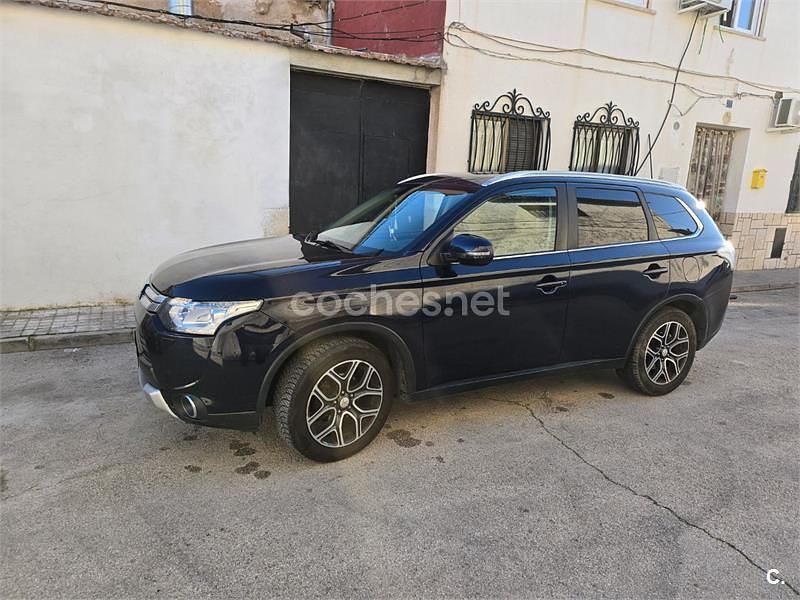 Usado Mitsubishi Outlander Motion 150 CV (110 kW) 2014 Azul SUV