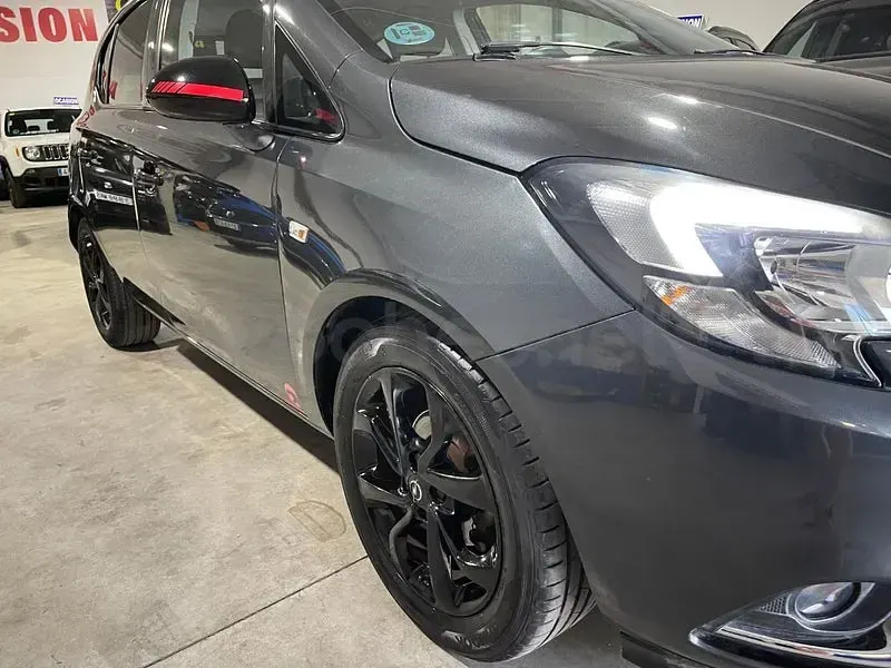 Usado Opel Corsa Color Edition 90 CV (66 kW) 2018 Gris / plata Utilitario