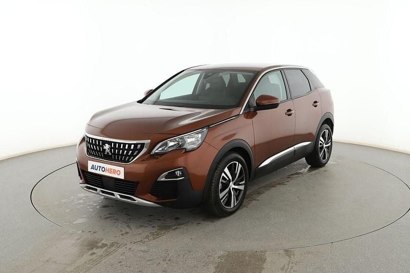 Usado Peugeot 3008 Allure 130 CV (95 kW) 2020 Marrón SUV