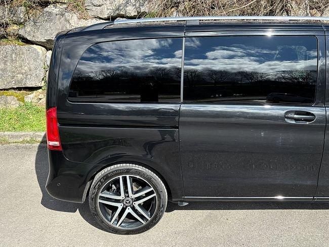 Usado Mercedes 220 163 CV (119 kW) 2018 Negro Monovolumen