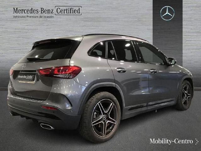 Usado Mercedes GLA200 AMG line 163 CV (119 kW) 2022 Mountaingrau  met. SUV
