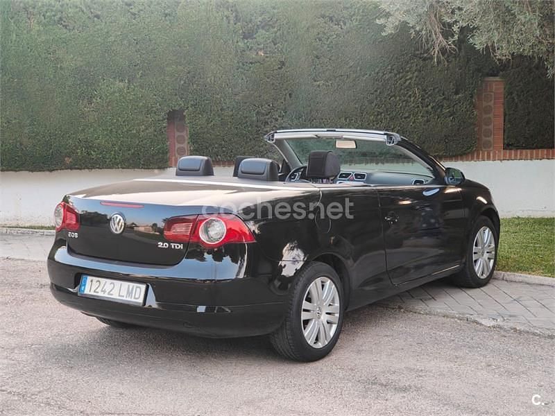 Usado VW Eos Individual 140 CV (102 kW) 2007 Negro Descapotable