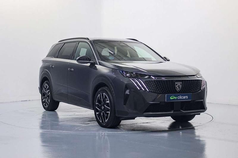 Usado Peugeot 5008 Allure 136 CV (100 kW) 2025 Gris SUV