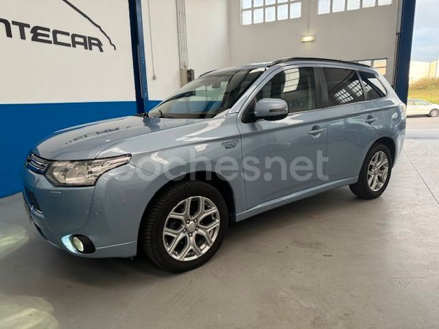 Azul Usado 2014 Mitsubishi Outlander P-HEV SUV | 13.900 € (Precio justo) - Imagen 1/4