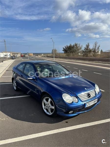 Azul Usado 2001 Mercedes C230 Berlina | 5100 € (Precio justo) - Imagen 1/4