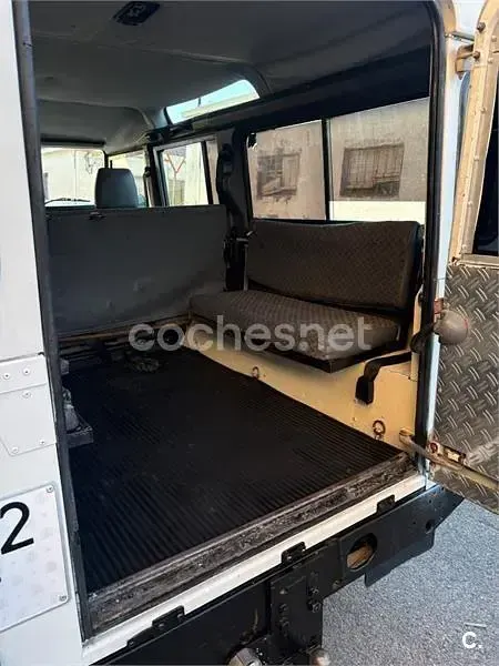 Usado Land Rover Defender 122 CV (89 kW) 2000 Blanco Familiar