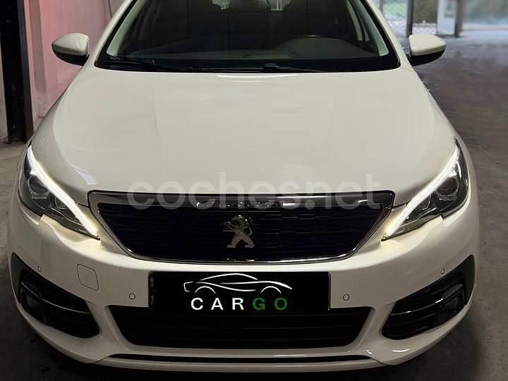Usado Peugeot 308 SW Business-Line 110 CV (80 kW) 2019 Blanco Familiar