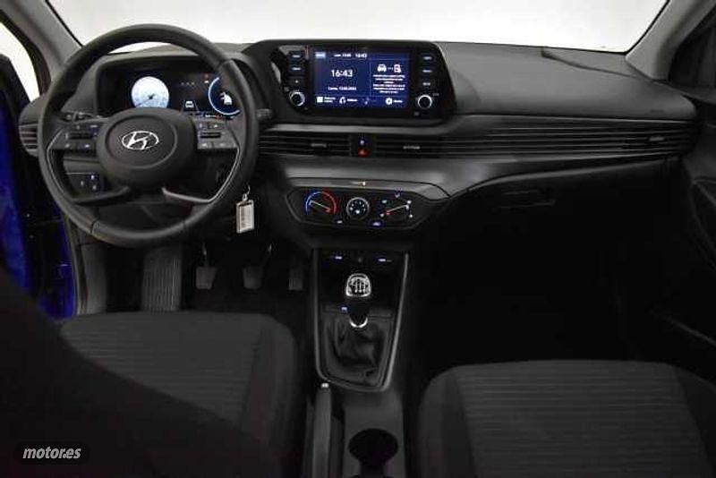 Usado Hyundai i20 83 CV (61 kW) 2024 Phantom black Utilitario