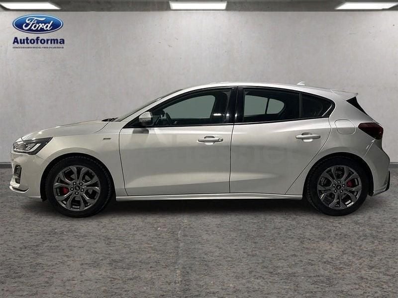 Używany Ford Focus ST-Line 125 KM (91 kW) 2023 Biały Sedan/Limuzyna