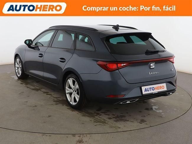 Usado Seat Leon FR 131 CV (96 kW) 2023 Gris / plata Familiar