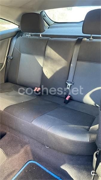 Usado Opel Astra GTC Enjoy 105 CV (77 kW) 2005 Negro Berlina