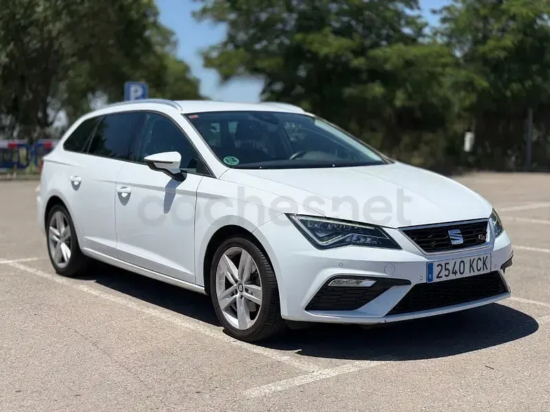 Usado Seat Leon FR 150 CV (110 kW) 2017 Blanco Familiar