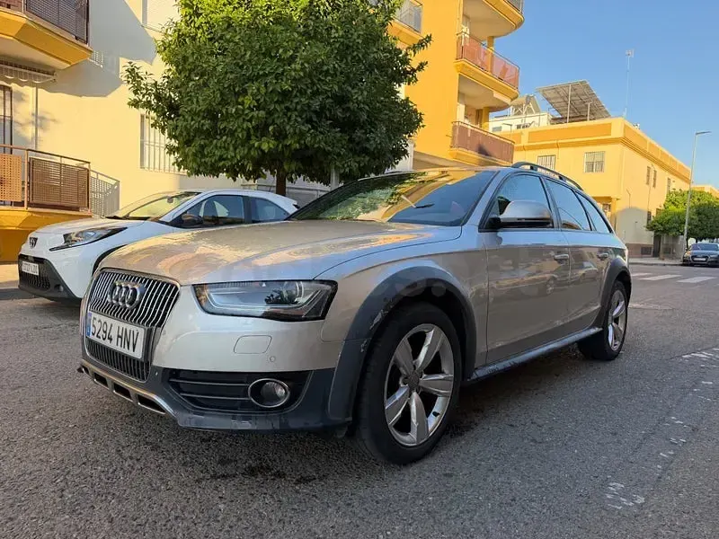 Usado Audi A4 Allroad 245 CV (180 kW) 2014 Gris / plata Familiar