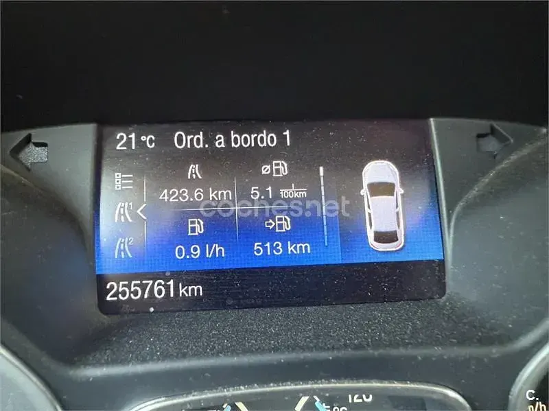 Usado Ford Focus Trend 120 CV (88 kW) 2016 Gris / plata Berlina