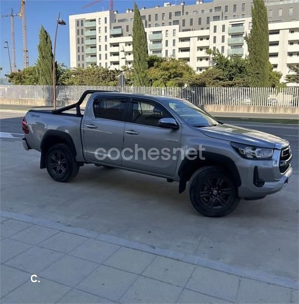 Gris / plata Usado 2022 Toyota HiLux Plus Recogida | 43.000 € - Imagen 1/4