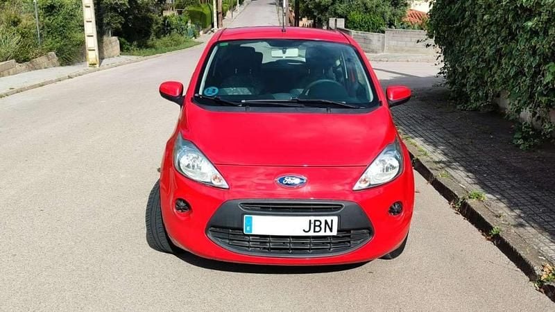 Usado Ford Ka S 69 CV (50 kW) 2014 Rojo Utilitario