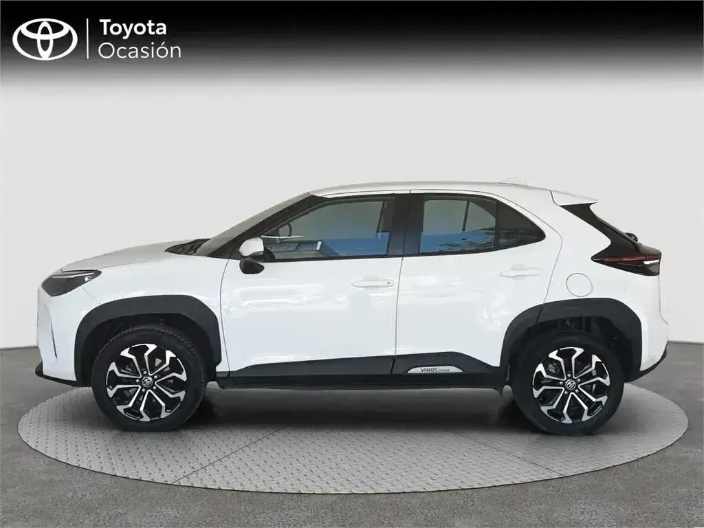 Usado Toyota Yaris Cross Active 116 CV (85 kW) 2022 Blanco SUV