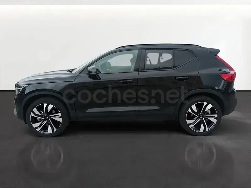 Usado Volvo XC40 Plus 163 CV (119 kW) 2025 Negro SUV