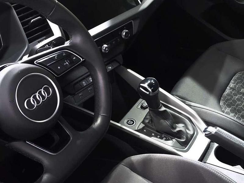 Usado Audi A1 Sportback 116 CV (85 kW) 2025 Azul Utilitario