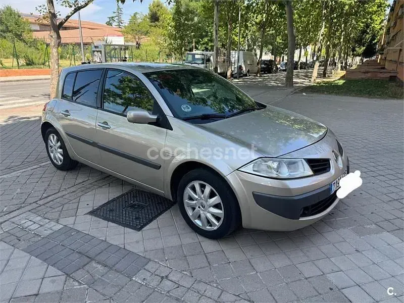 Usado Renault Mégane Business 105 CV (77 kW) 2008 Beige Berlina