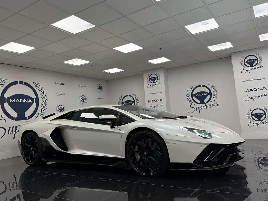 Usado Lamborghini Aventador 780 CV (573 kW) 2022 Blanco Coupe