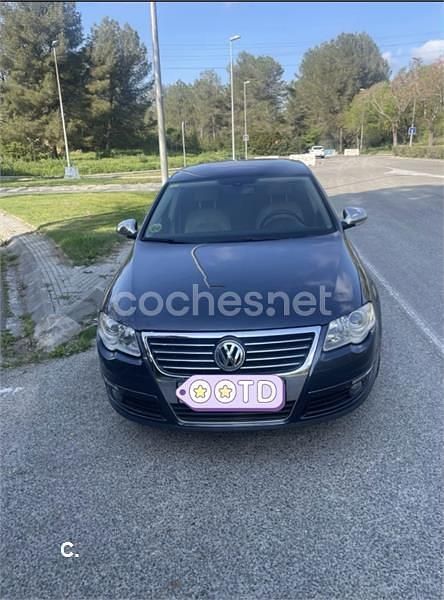 Azul Usado 2007 VW Passat Sportline Berlina | 3450 € (Buen precio) - Imagen 1/4
