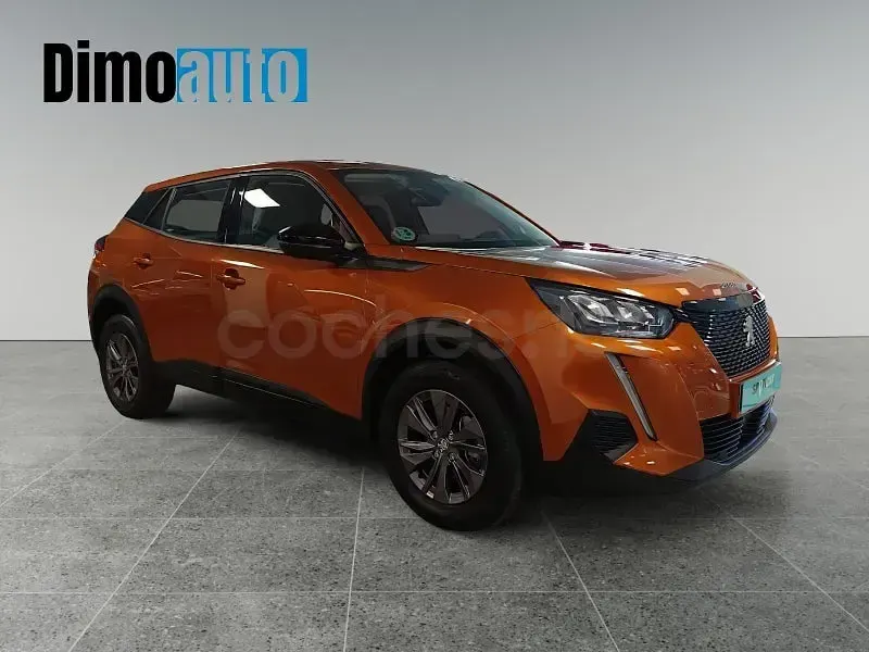 Usado Peugeot 2008 Active 100 CV (73 kW) 2022 Naranja SUV